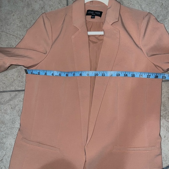 New blazer! Its just perfect 😍 SOLD OUT - Picture 3 of 6